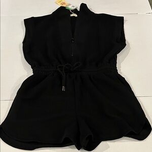 Entro shorts romper half zip size M black